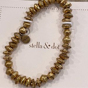 Matte Gold stretch bracelet